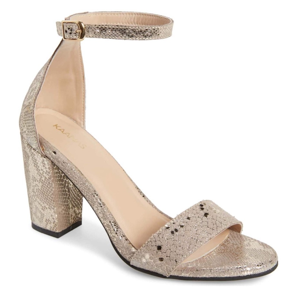 NWT Kaanas “Glasgow” champagne snake print heels